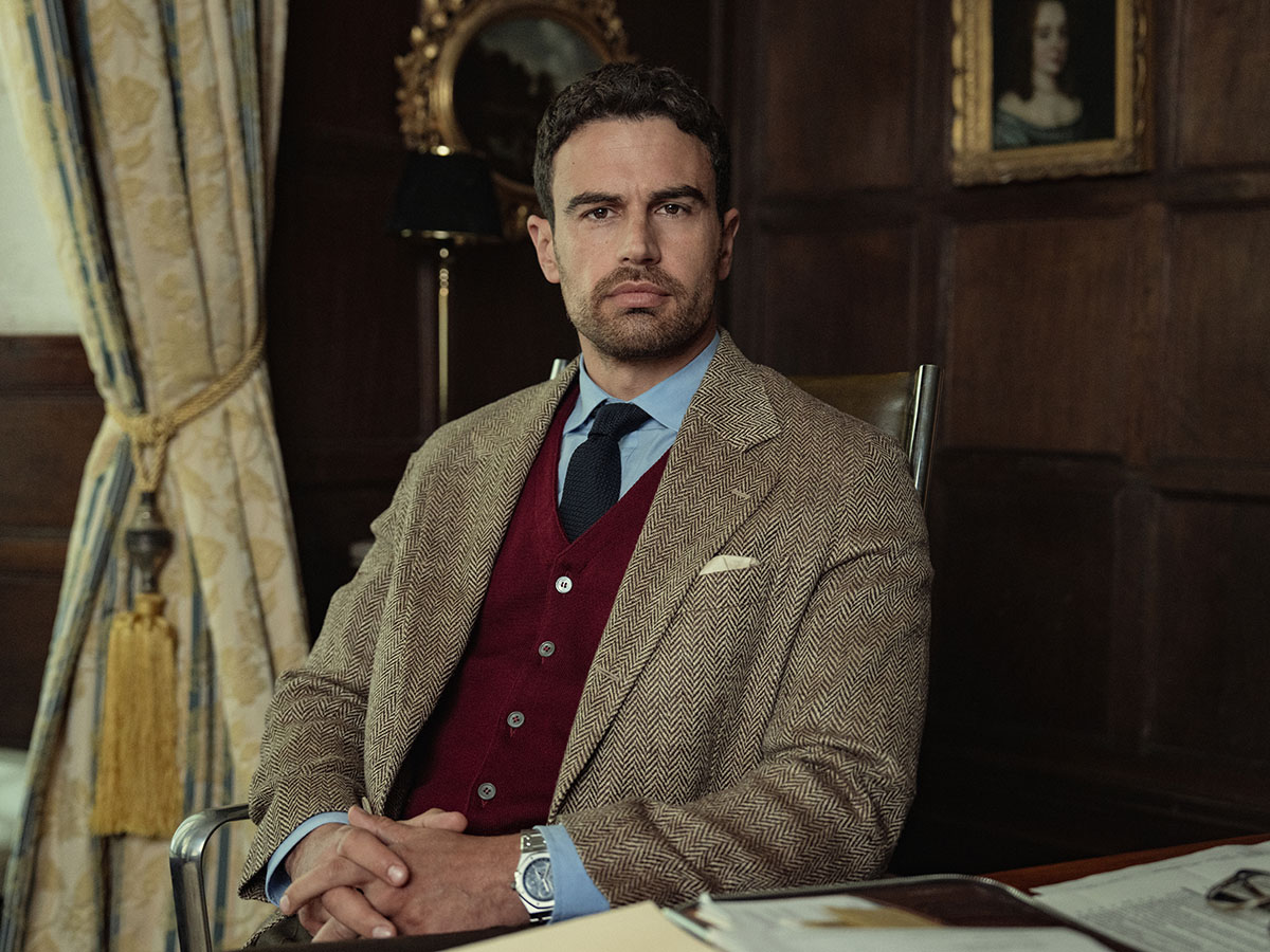 Theo James è il duca di Halstead in "The Gentlemen"
